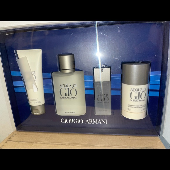 Giorgio Armani Other - AUTH Brand new Giorgio Armani cologne Men set